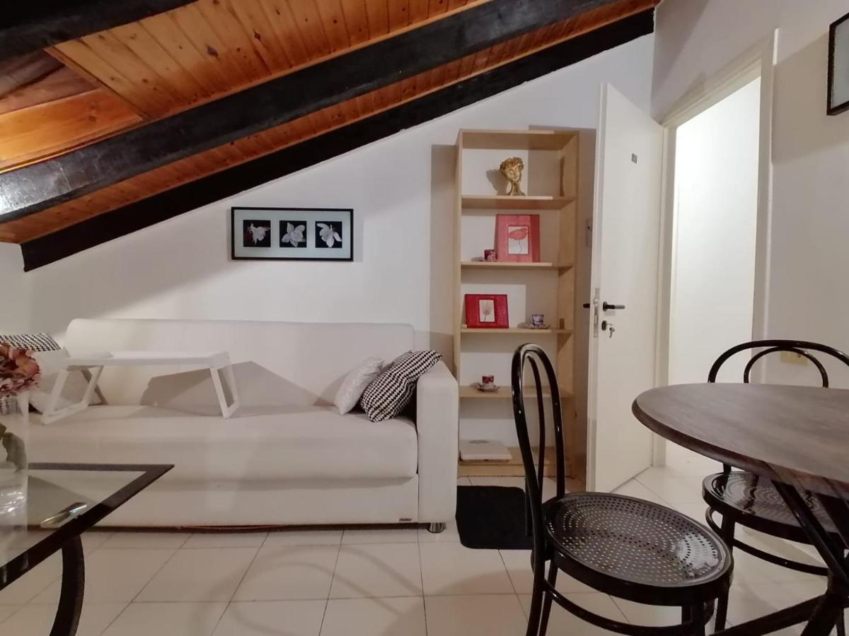 Mercanti Attic Version * Milán